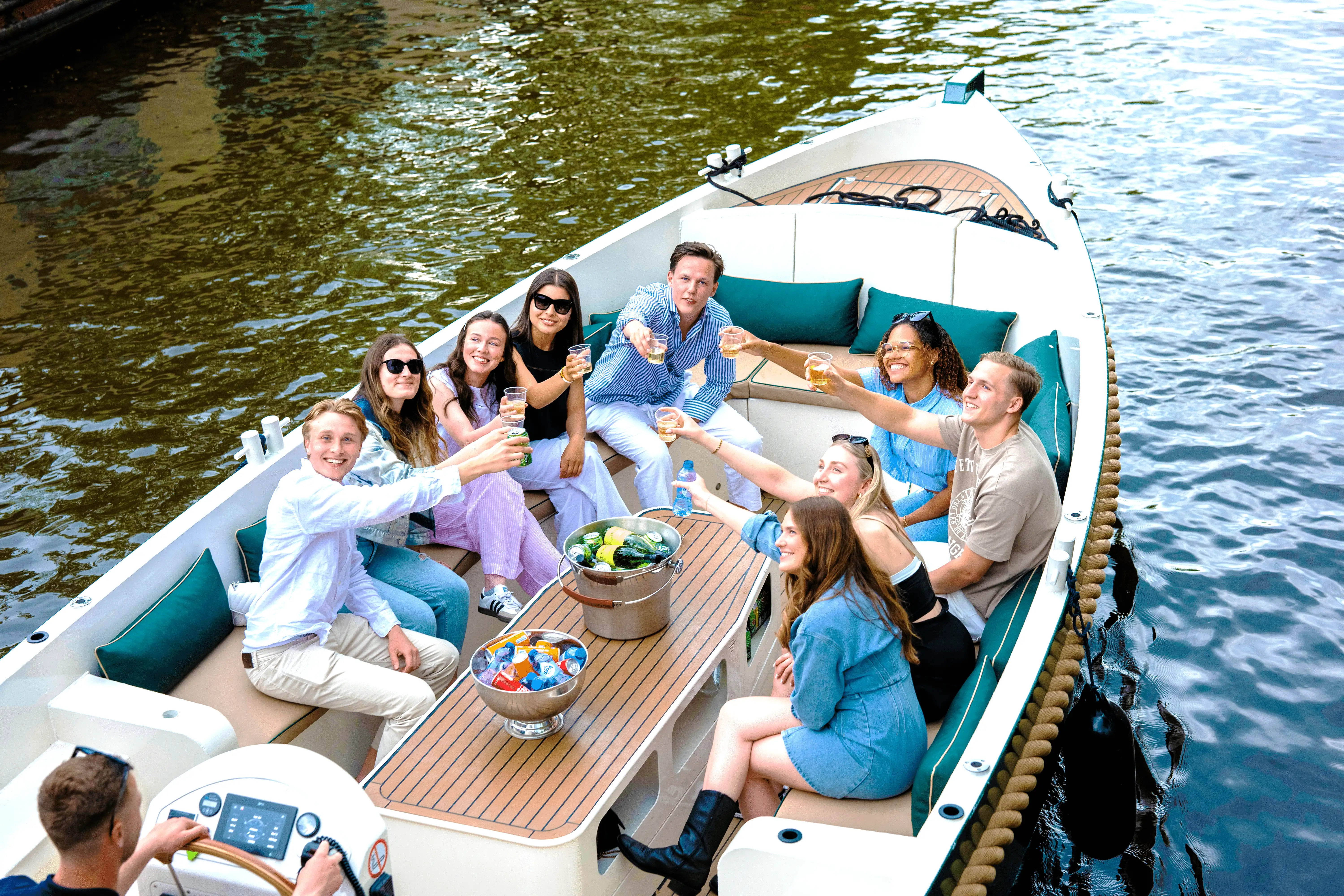 Amsterdam Canal Cruise Tickets: Central station