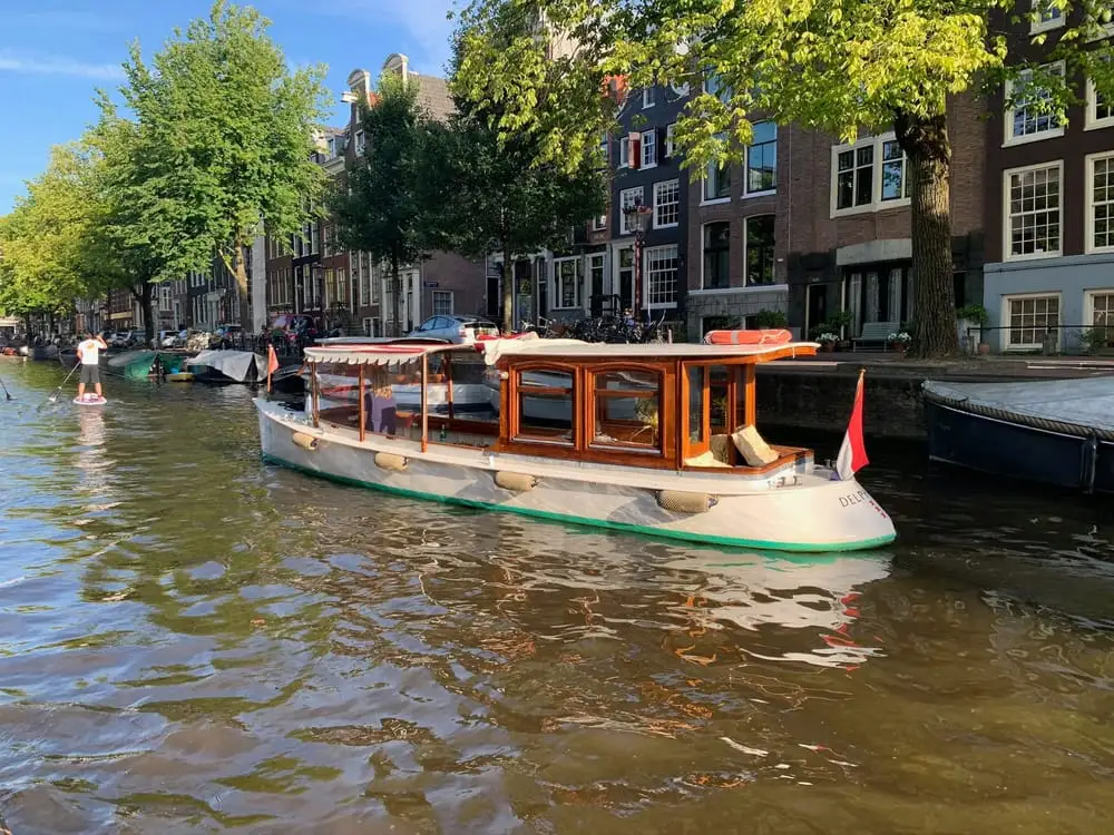 Family-Friendly Canal Cruise Amsterdam — Kids Welcome