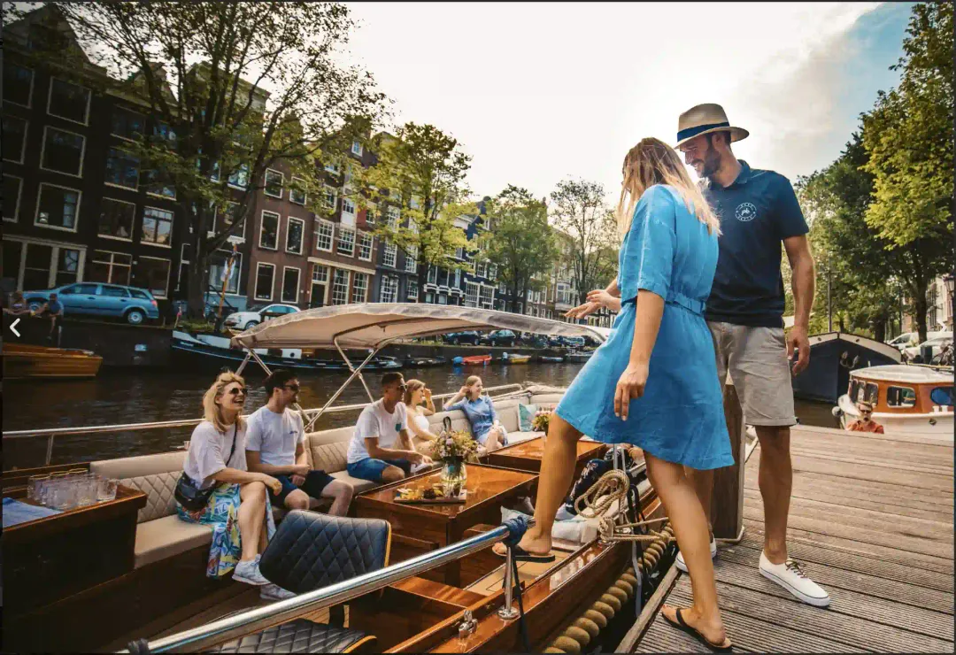 Morning Canal Cruise Amsterdam- Departure Keizersgracht 106 — photo 4