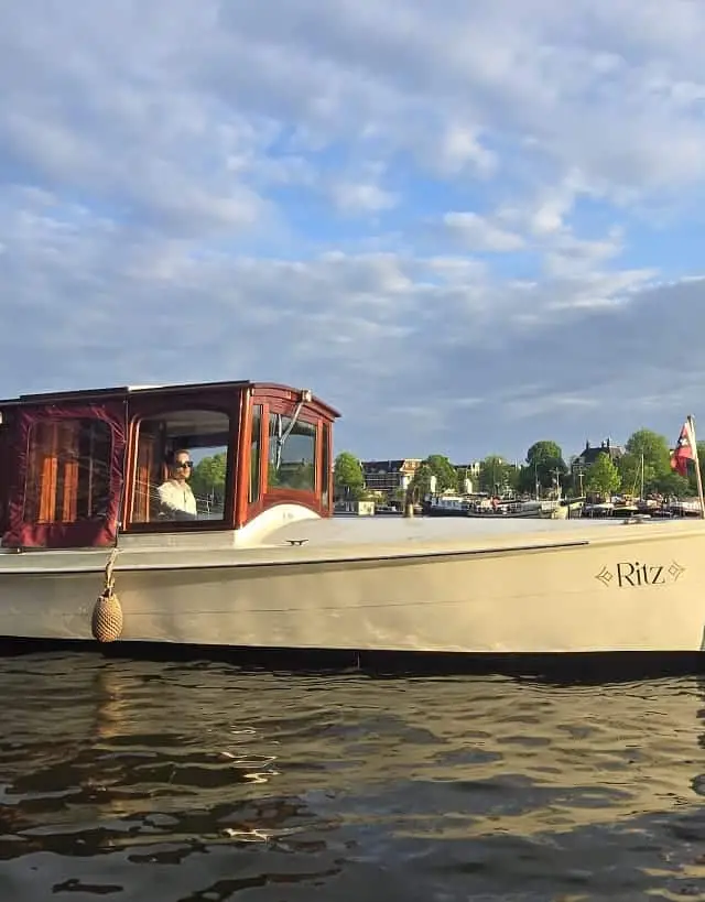 Ritz - a classic luxury saloon boat from 1915