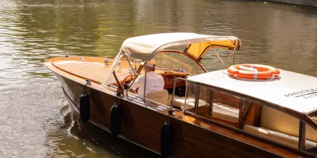 1971 Venetian Saloon - Boat Private Cruise