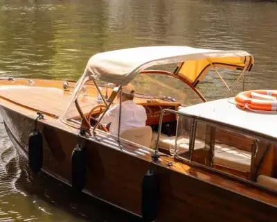 1971 Venetian Saloon - Boat Private Cruise
